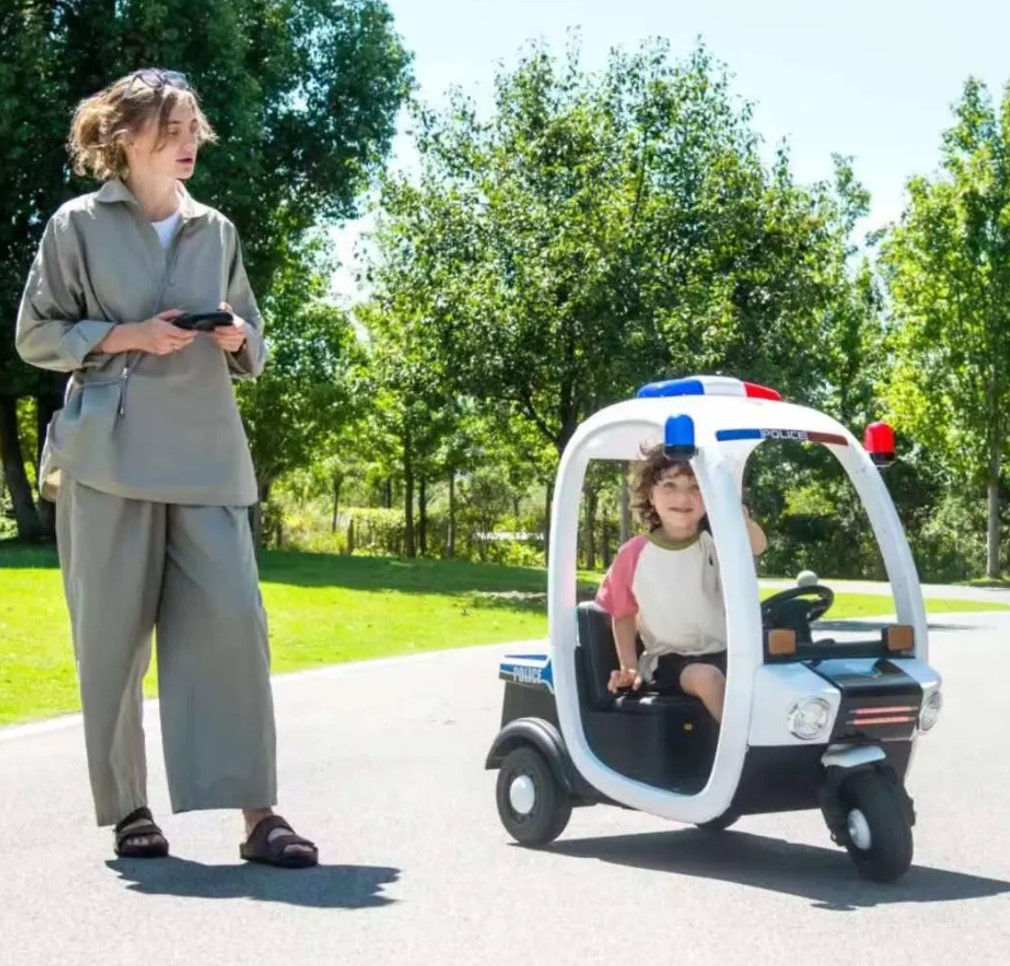 MOTO PATRULLA AZUL MONTABLE ELÉCTRICO